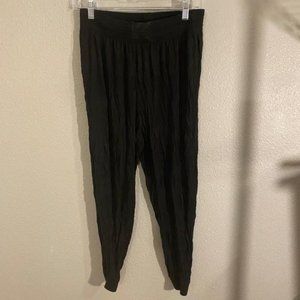🌼3 for $15🌼 22. H&M Black Jogger Size MD